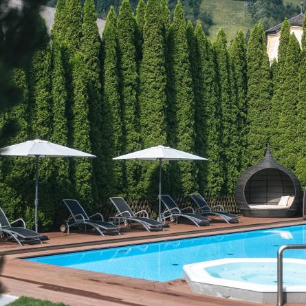 Hotel Neue Post, Upside Down Town Hotel Zell am See 20240625-neue-post-003-JOE